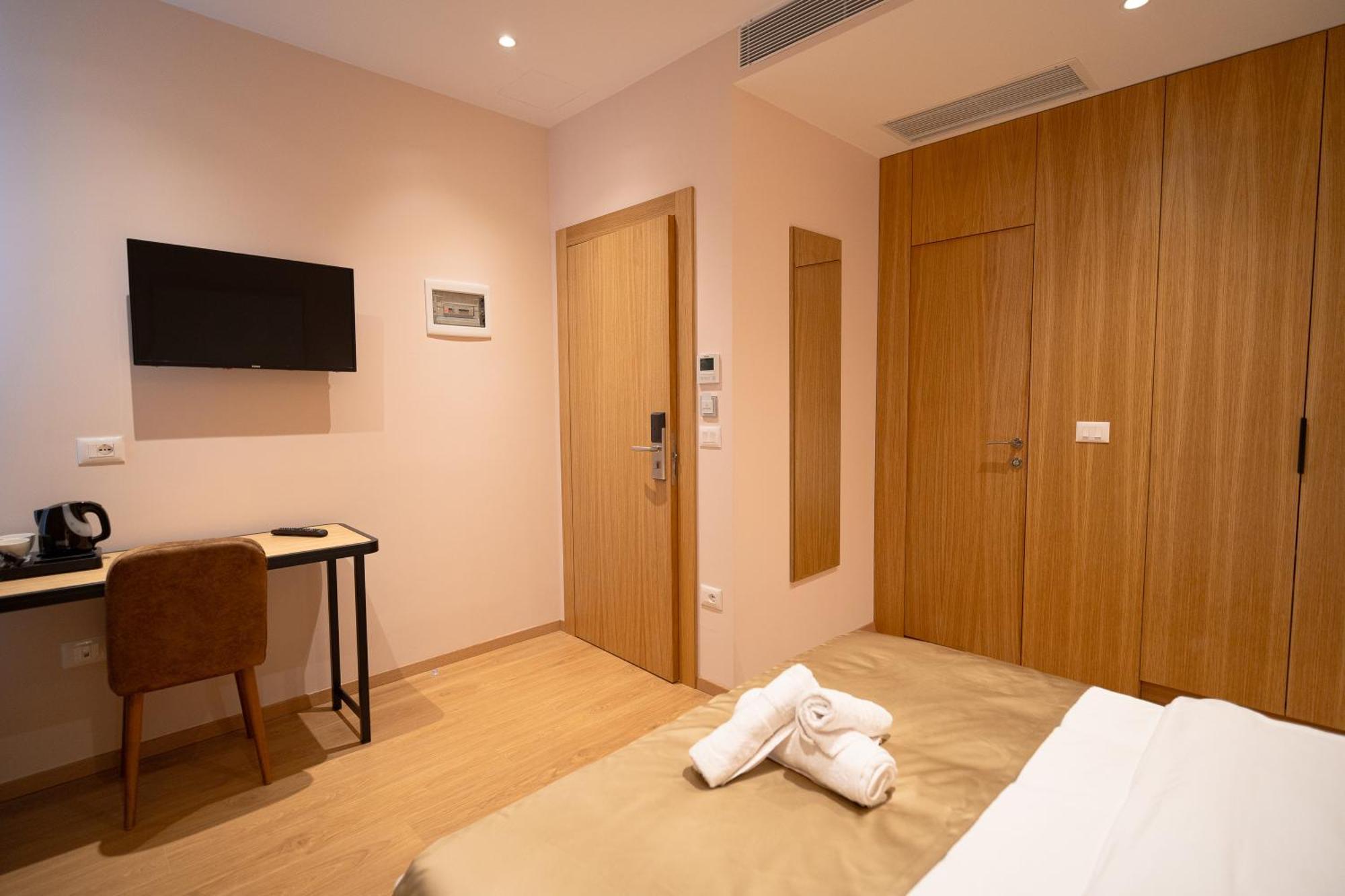 Hotel Boutique Jera Tirana Bagian luar foto