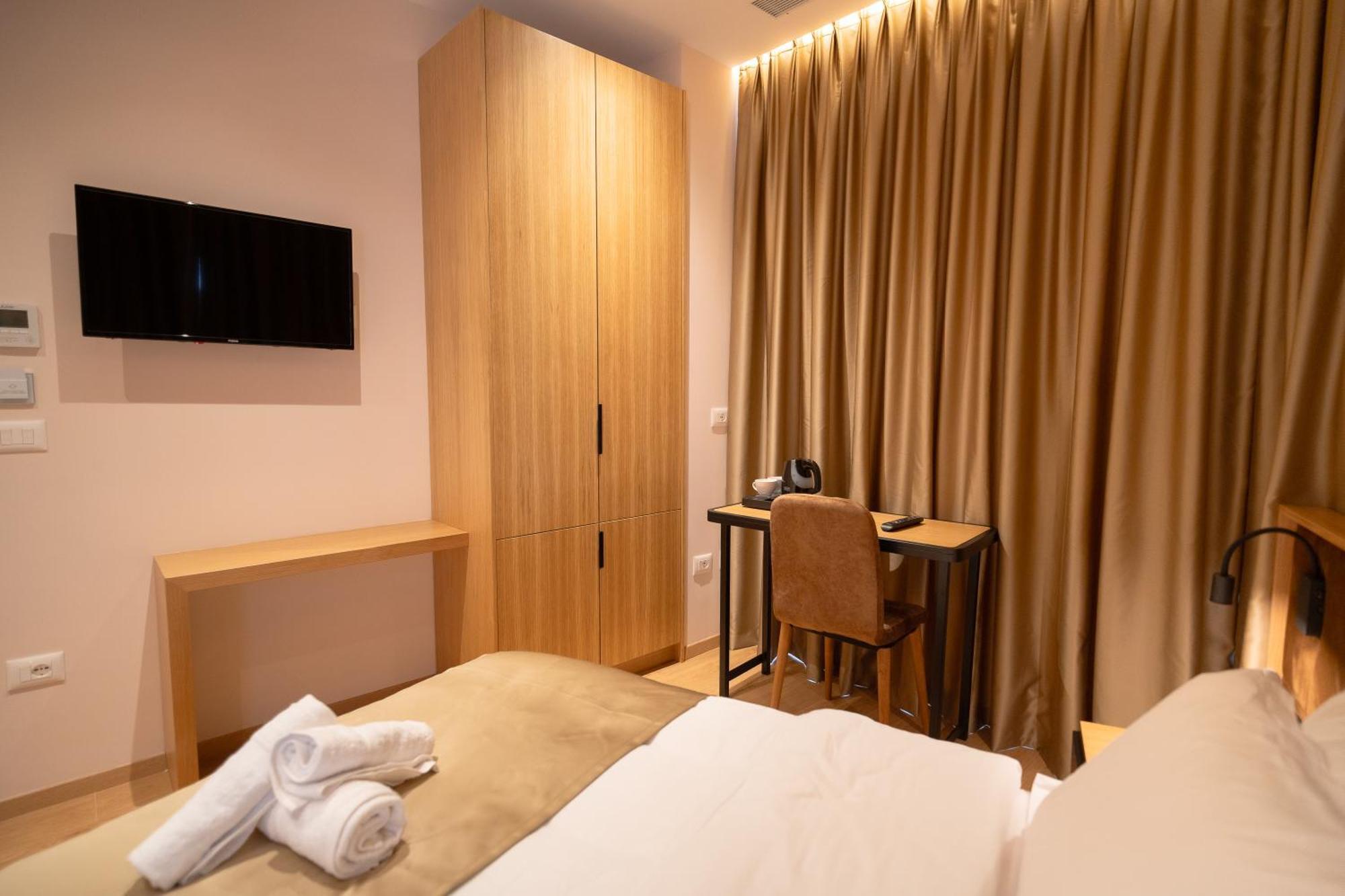 Hotel Boutique Jera Tirana Bagian luar foto
