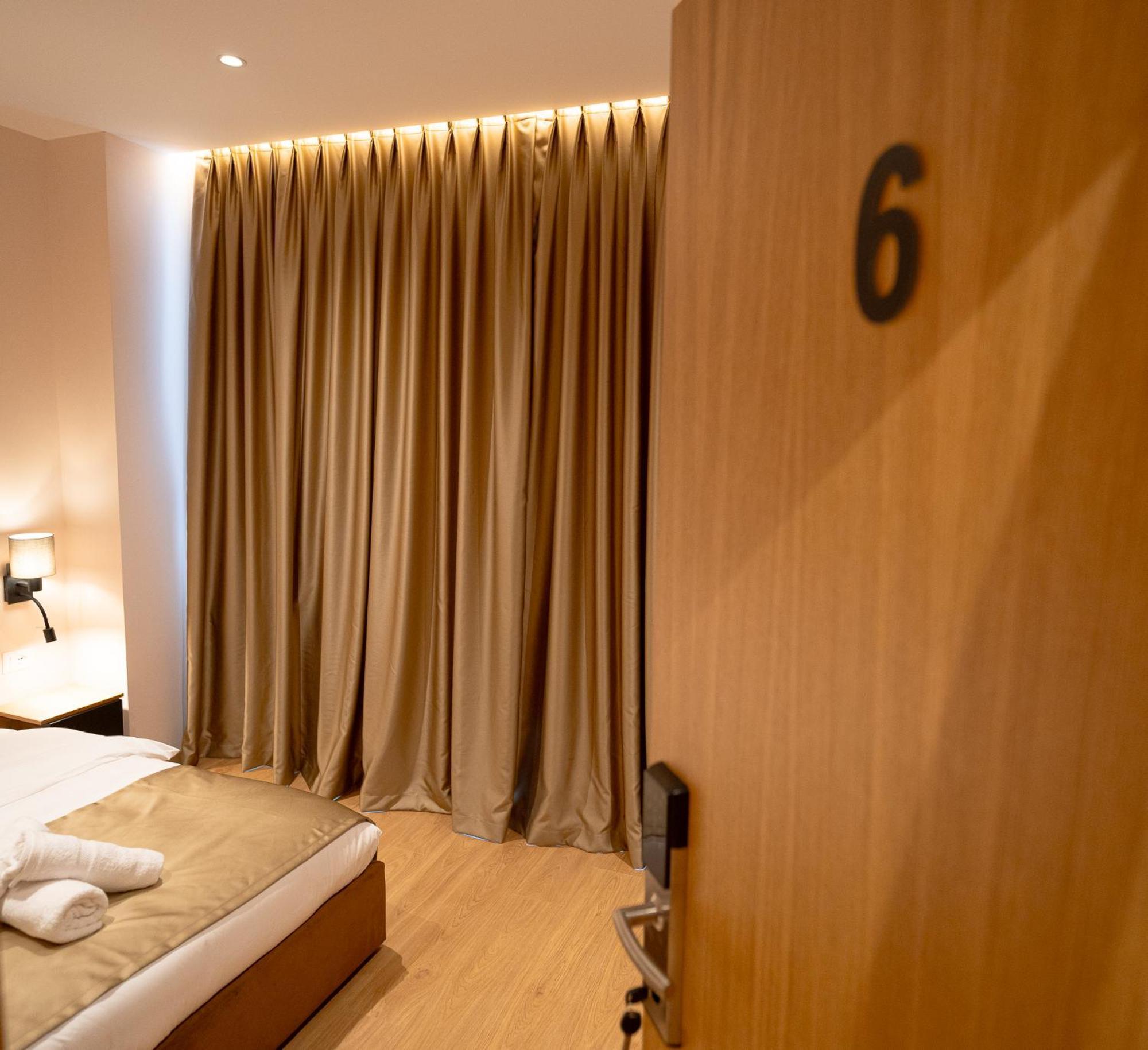 Hotel Boutique Jera Tirana Bagian luar foto