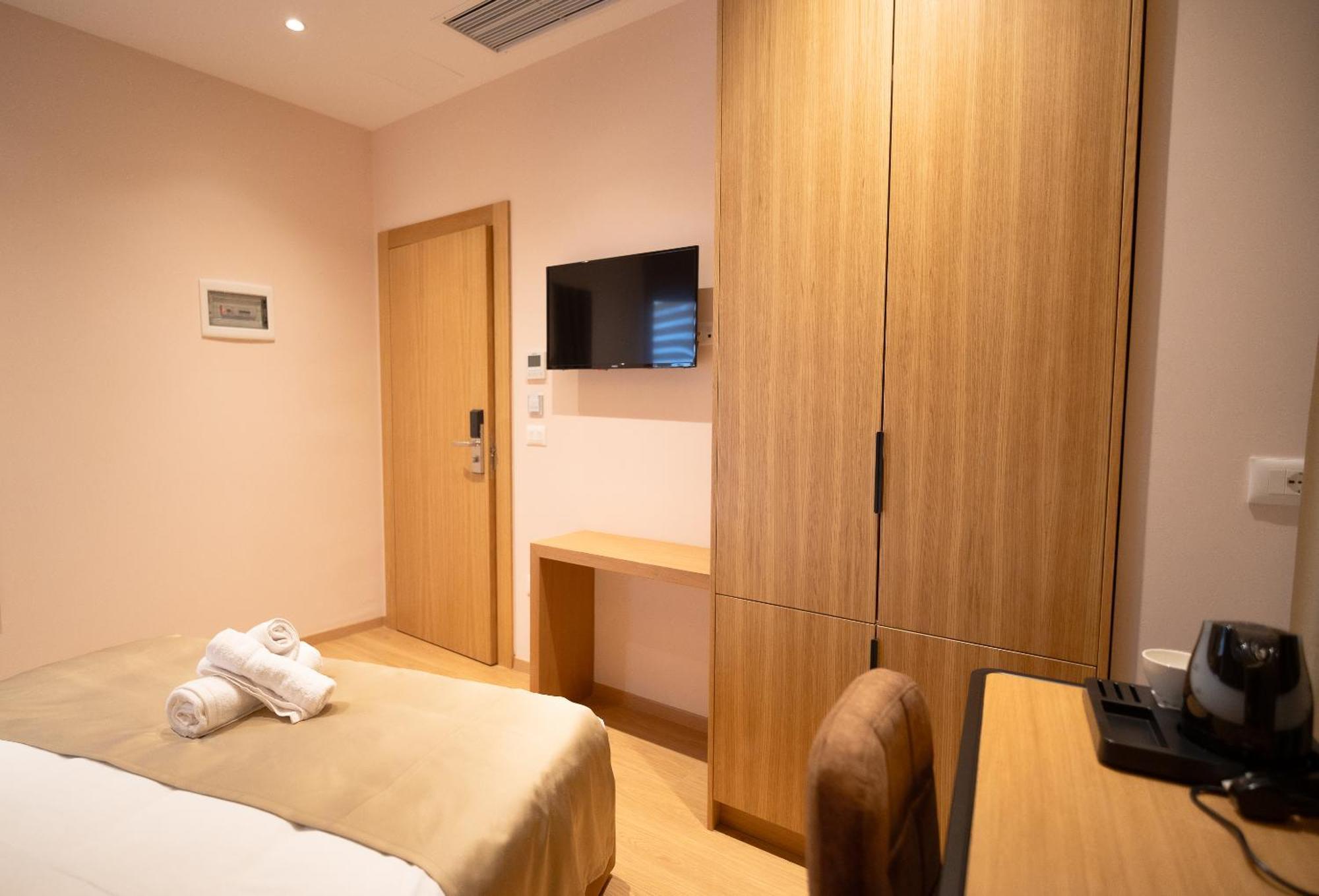 Hotel Boutique Jera Tirana Bagian luar foto