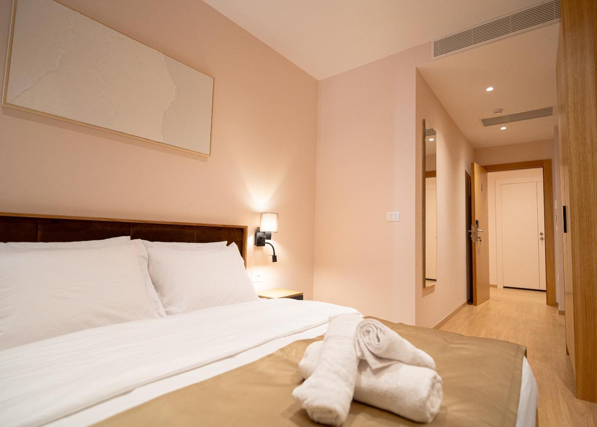 Hotel Boutique Jera Tirana Bagian luar foto