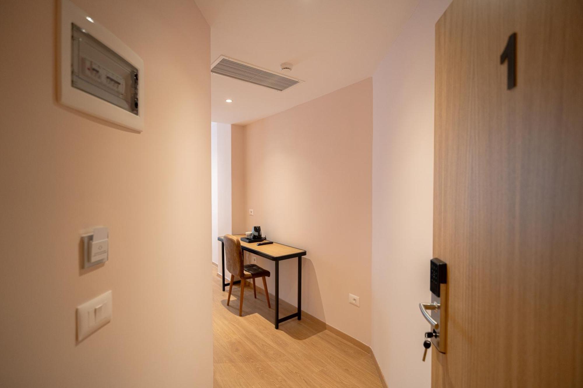 Hotel Boutique Jera Tirana Bagian luar foto
