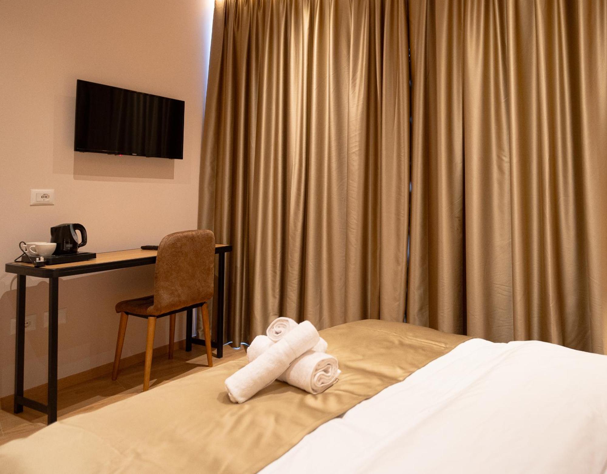 Hotel Boutique Jera Tirana Bagian luar foto