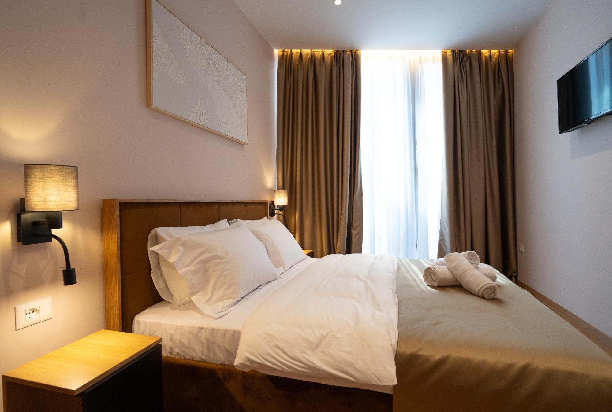 Hotel Boutique Jera Tirana Bagian luar foto
